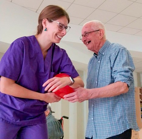 La importància de riure i el bon humor a la tercera edat